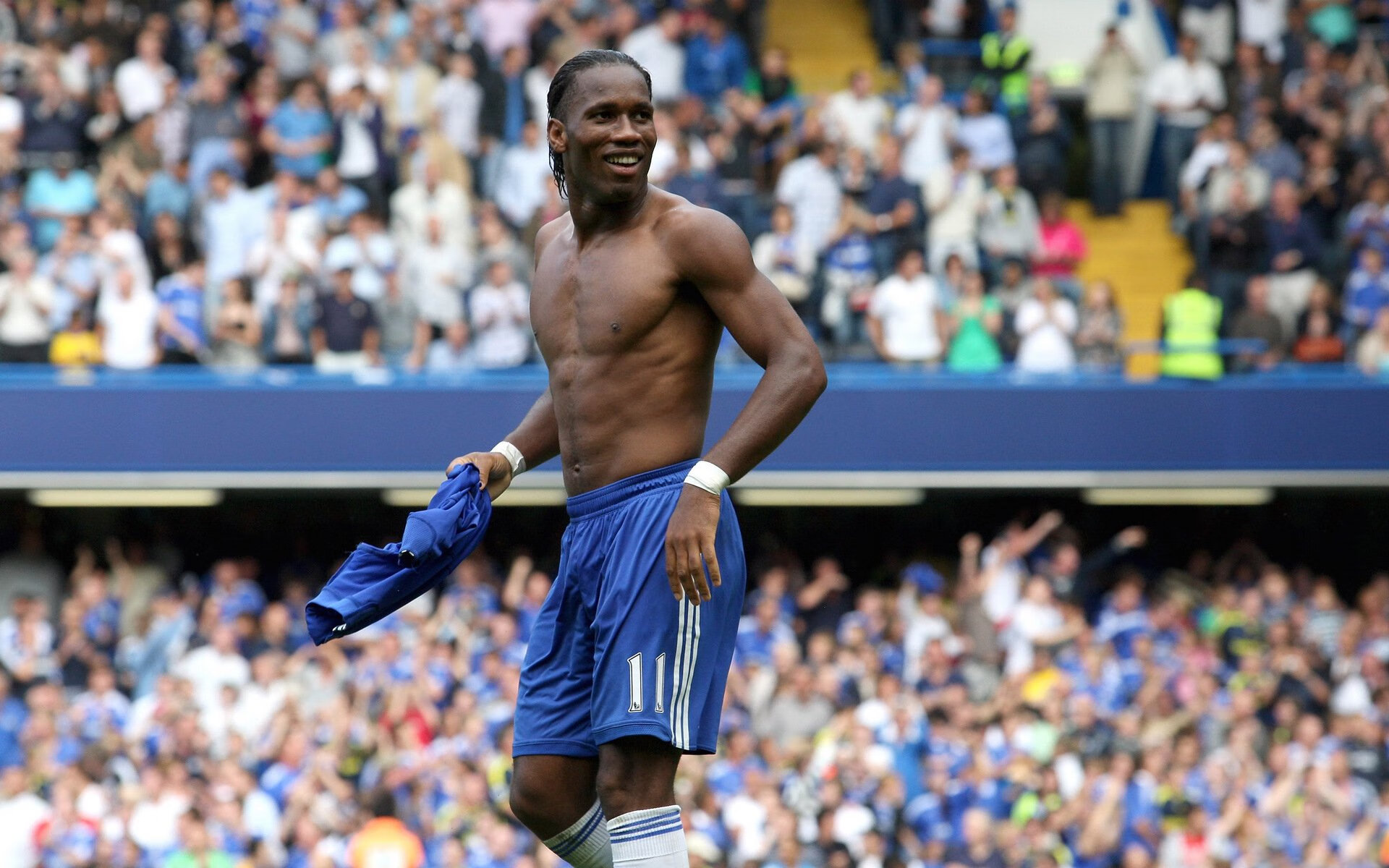 开云体育中国-当库里在欧冠半决赛接管比赛，我们谈论的真的是篮球吗？