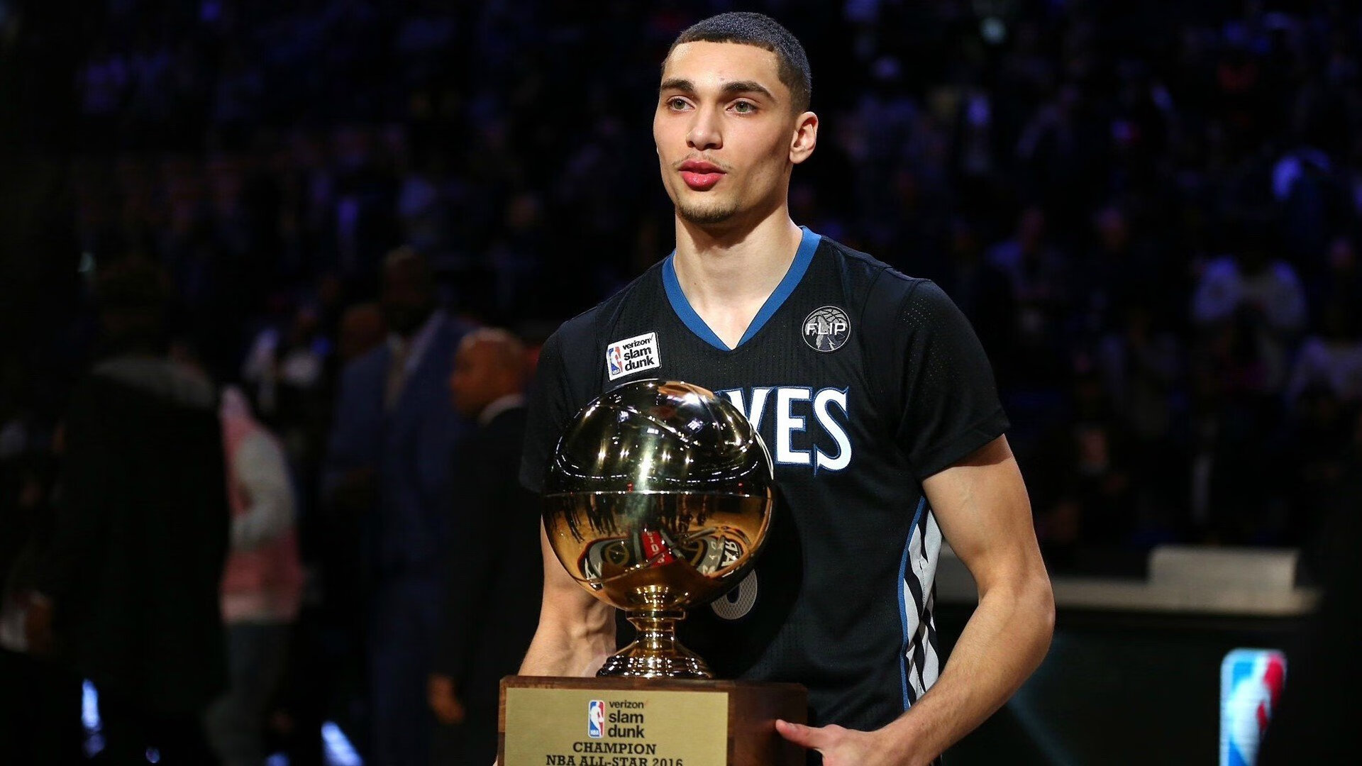 拉文数据全面爆炸，雷霆火力压制勇士，新时代篮球的暴力美学革命